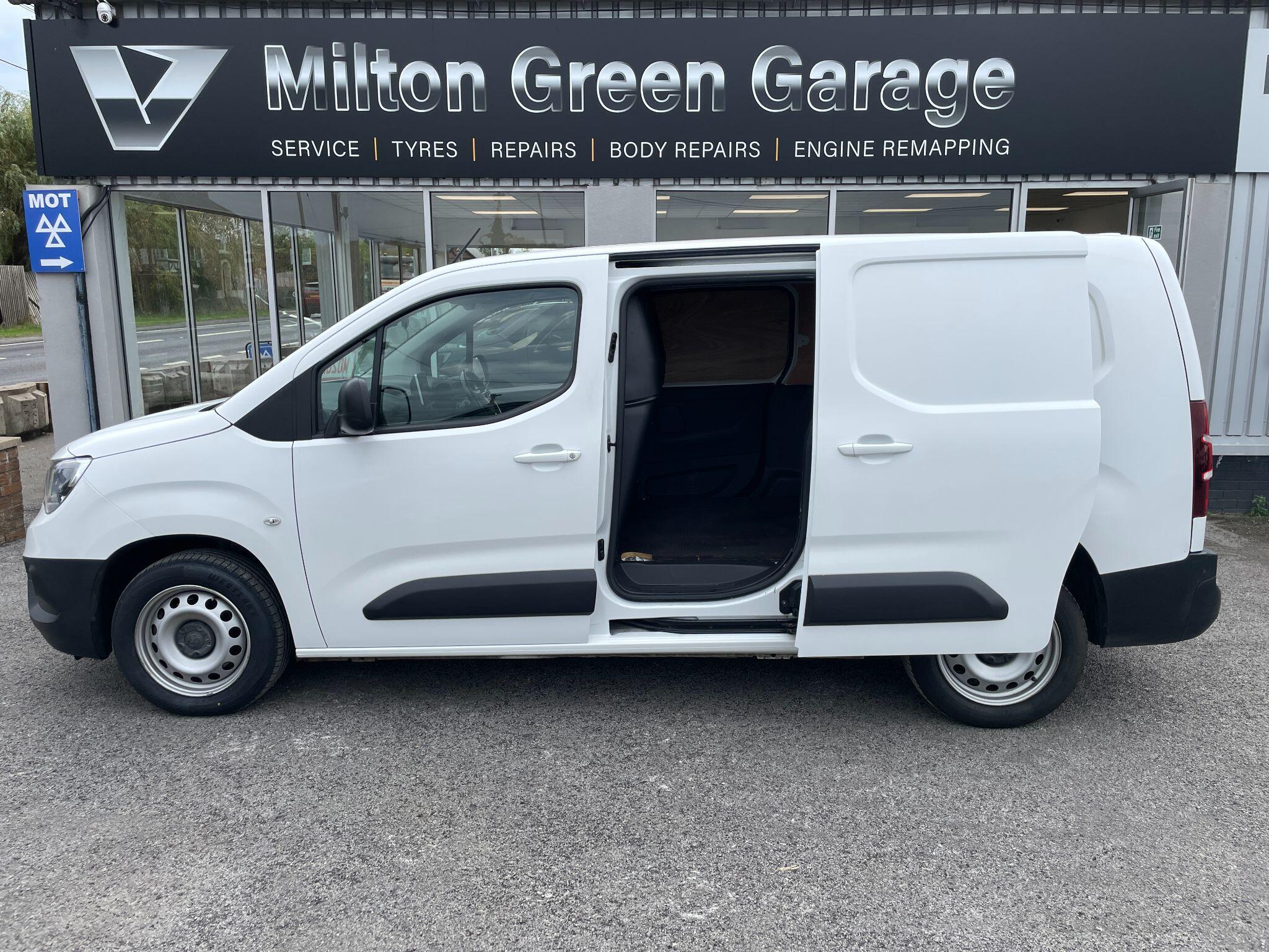 Vauxhall Combo - image 7